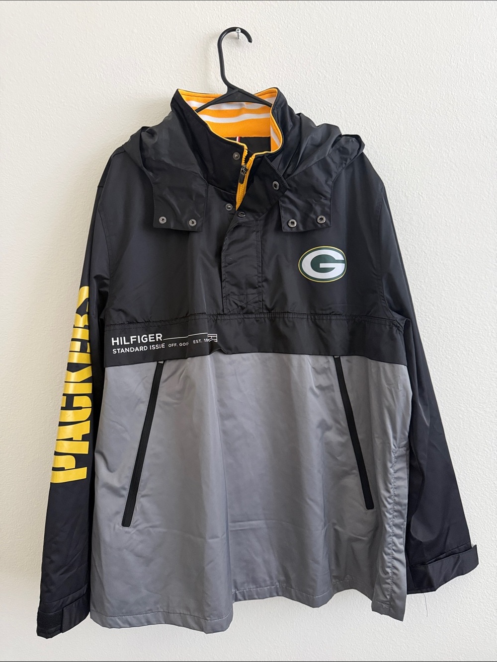 Tommy Hilfiger Black, Gray & Yellow Green Bay Packers Windbreaker